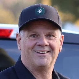 A Québec Extermination technician